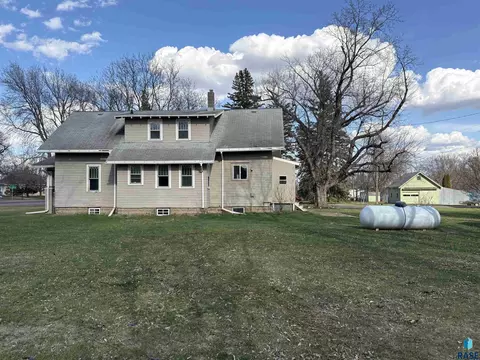 Exterior - 211 E 3rd St, Egan, SD 57024 photo 4 of 7