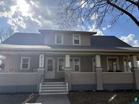 211 E 3 St, Egan, SD 57024