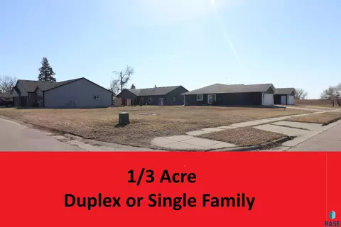 4501 W Graceland Pl, Sioux Falls, SD 57106