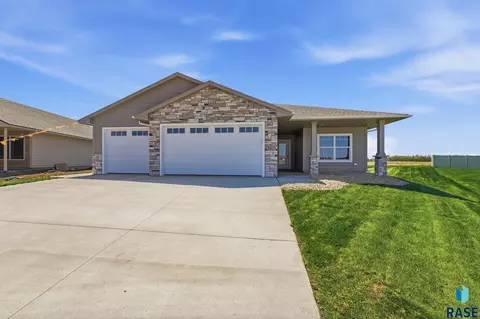 2417 E Gunnar St, Brandon, SD 57005