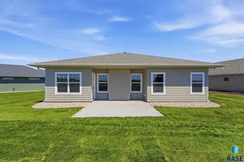 2417 E Gunnar St, Brandon, SD 57005 photo 29