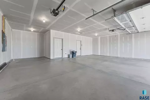 2417 E Gunnar St, Brandon, SD 57005 photo 26