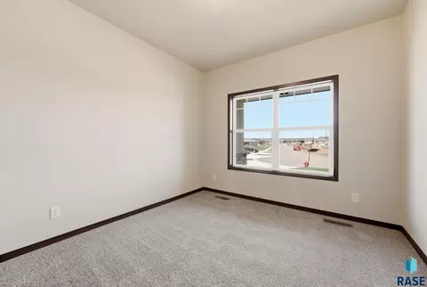 2417 E Gunnar St, Brandon, SD 57005 photo 23