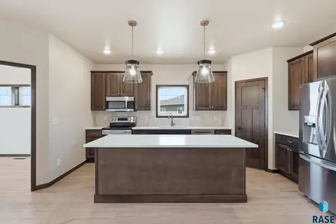 2417 E Gunnar St, Brandon, SD 57005 photo 6
