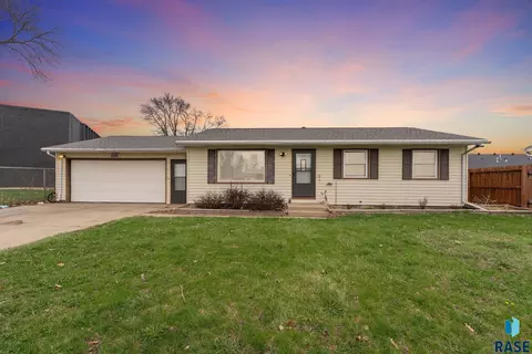 5512 W 39th St, Sioux Falls, SD 57106
