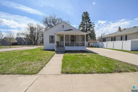 101 W 27th St, Sioux Falls, SD 57105