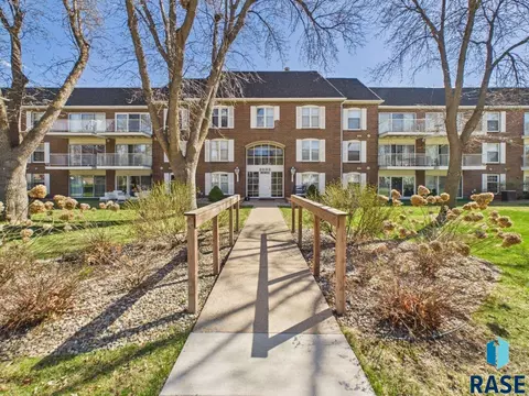 2505 S Kiwanis Ave #145, Sioux Falls, SD 57105