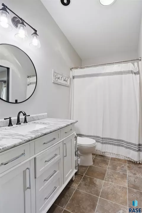5401 S Carrick Ave, Sioux Falls, SD 57106 photo 16