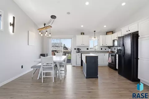 5401 S Carrick Ave, Sioux Falls, SD 57106 photo 8
