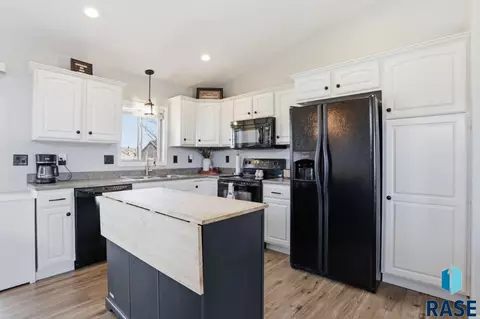 5401 S Carrick Ave, Sioux Falls, SD 57106 photo 12