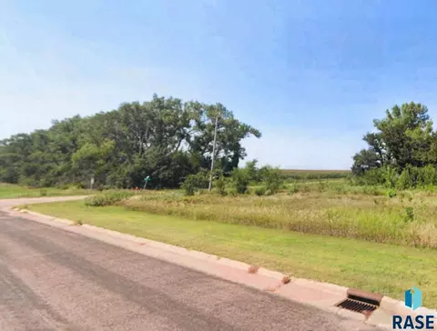 lot S 12 Western Est Addn, Madison, SD 57042