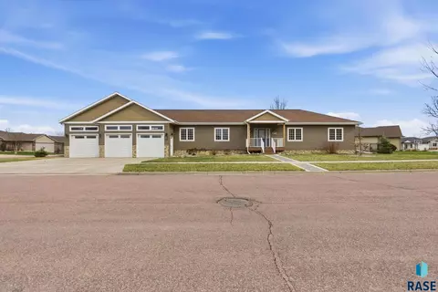 Exterior - 1500 E Birch St, Brandon, SD 57005 photo 2 of 9