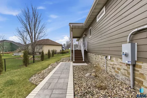 Exterior - 1500 E Birch St, Brandon, SD 57005 photo 6 of 9