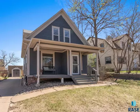 610 S 1st Ave, Sioux Falls, SD 57104