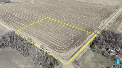 295 Th St, Beresford, SD 57004