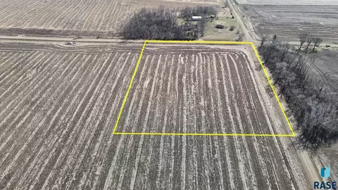 295 Th St, Beresford, SD 57004 photo 6