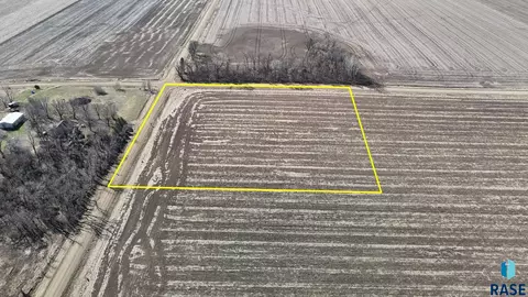 295 Th St, Beresford, SD 57004 photo 4
