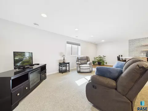 Other - 117 E Birchwood Dr, Brandon, SD 57005 photo 4 of 5