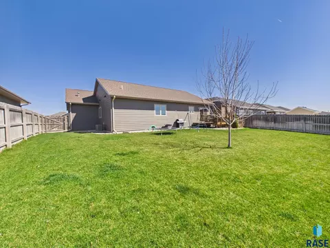 Exterior - 117 E Birchwood Dr, Brandon, SD 57005 photo 4 of 6