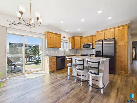 Kitchen - 117 E Birchwood Dr, Brandon, SD 57005 photo 1 of 8