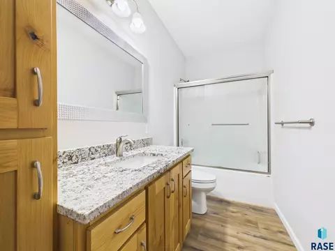 Bath - 117 E Birchwood Dr, Brandon, SD 57005 photo 2 of 3