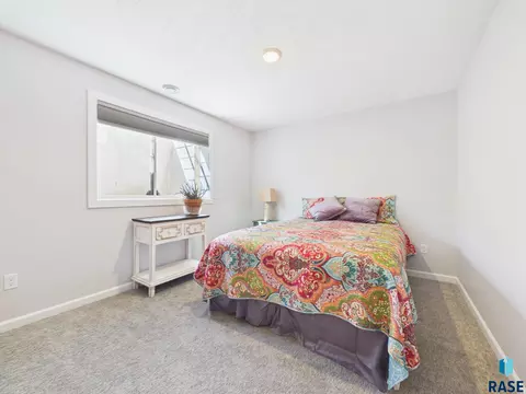 Bedroom - 117 E Birchwood Dr, Brandon, SD 57005 photo 4 of 6