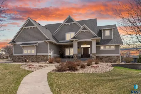 2201 W Sleigh Creek Trl, Sioux Falls, SD 57108