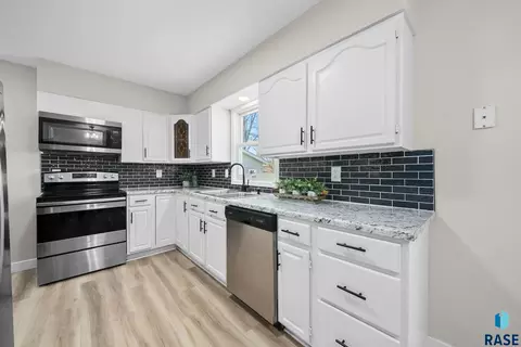 215 N Joseph Ave, Tea, SD 57064 photo 9