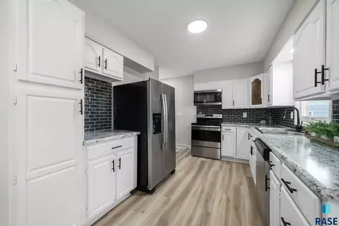 215 N Joseph Ave, Tea, SD 57064 photo 8