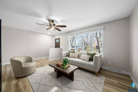 215 N Joseph Ave, Tea, SD 57064 photo 5