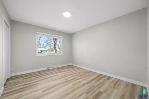 215 N Joseph Ave, Tea, SD 57064 photo 17
