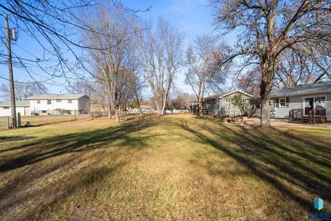 215 N Joseph Ave, Tea, SD 57064 photo 38