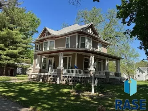 102 W Church St, Inwood, IA 51240