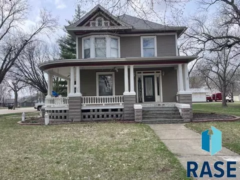102 W Church St, Inwood, IA 51240