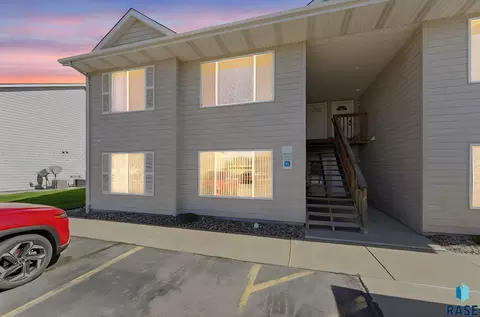 7107 W 56th St # 18, Sioux Falls, SD 57106