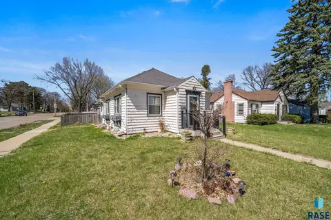 1737 S 7th Ave, Sioux Falls, SD 57105