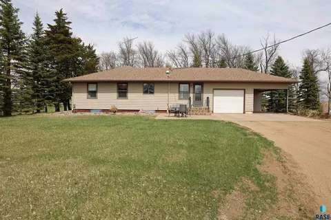 27738 Sd 17 Hwy, Lennox, SD 57039
