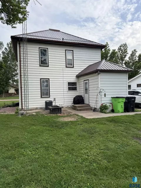 208 E Washington St, Marion, SD 57043 photo 34