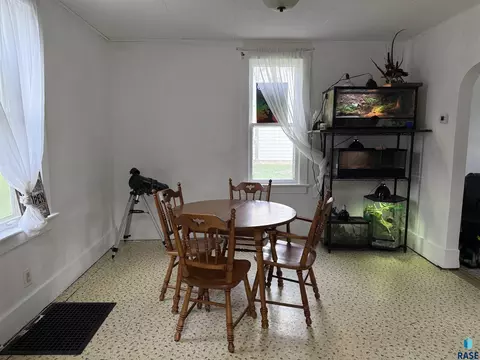 208 E Washington St, Marion, SD 57043 photo 8