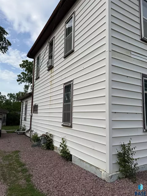 208 E Washington St, Marion, SD 57043 photo 38