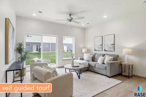 2802 S Broek Dr, Sioux Falls, SD 57106