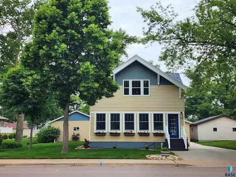 521 N Nebraska St, Salem, SD 57058