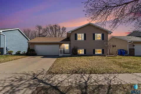 4424 W Antelope Dr, Sioux Falls, SD 57107