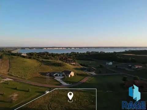 Starboard St, Yankton, SD 57078 photo 3