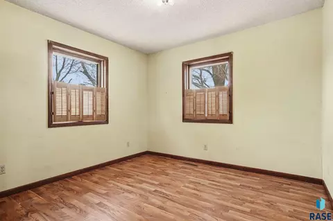 Bedroom - 4210 Hermans Loop, Yankton, SD 57078 photo 4 of 6