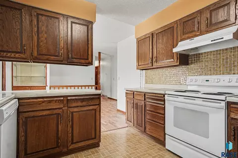 Kitchen - 4210 Hermans Loop, Yankton, SD 57078 photo 2 of 2