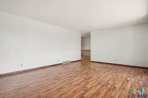 Living - 4210 Hermans Loop, Yankton, SD 57078 photo 3 of 3