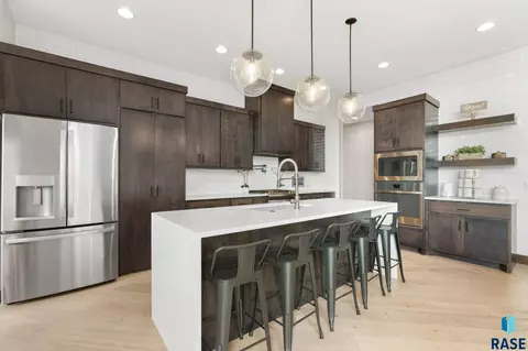 Kitchen - 6701 E Spitfire Cir, Sioux Falls, SD 57110 photo 3 of 10
