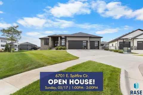 6701 E Spitfire Cir, Sioux Falls, SD 57110
