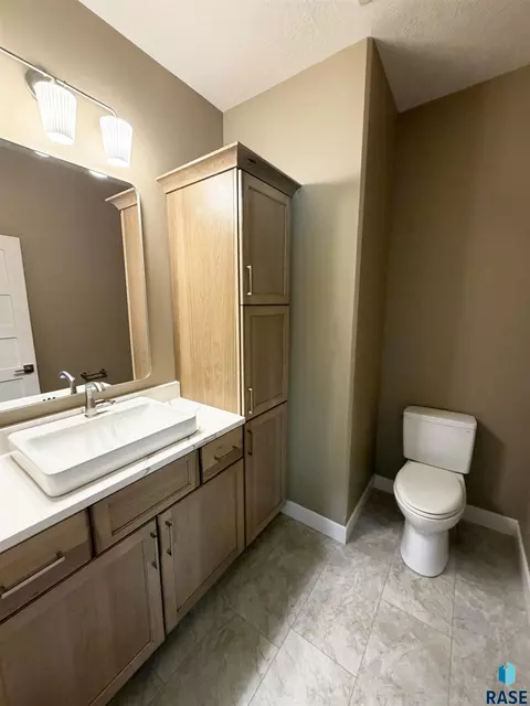 Bath - 7004 E Copper Stone Cir, Sioux Falls, SD 57110 photo 5 of 5